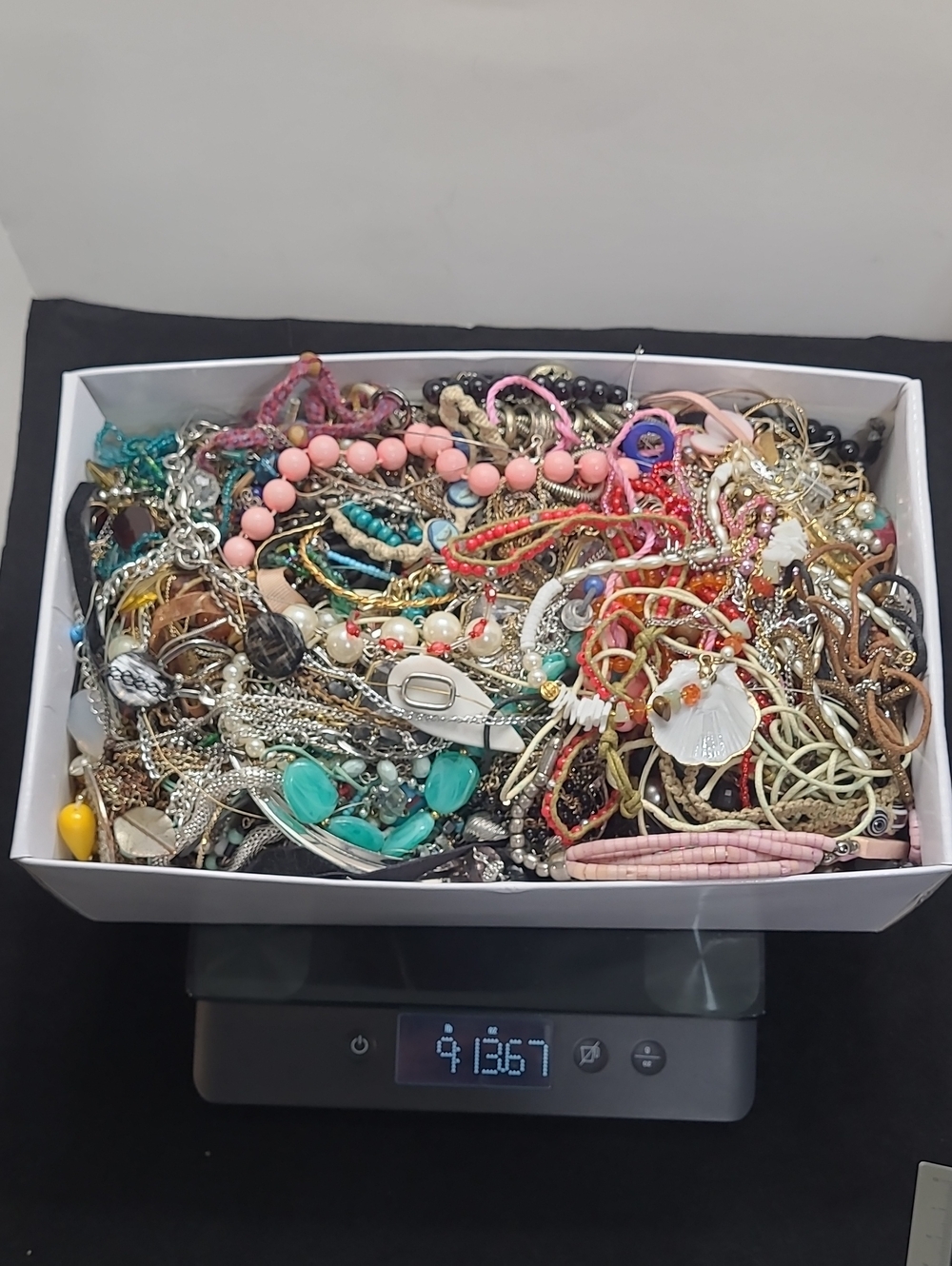 9lbs Mixed Womens Jewelry Assortment